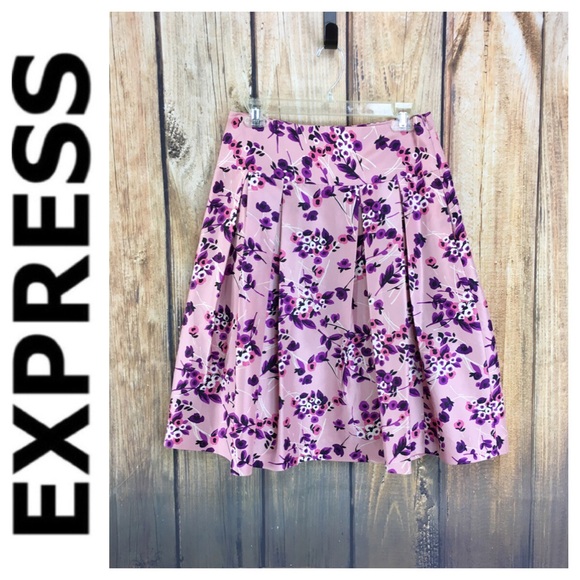 👛Express Studio flower pleated skirt in size 10 - Picture 1 of 6